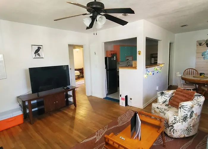 Holiday home Welcome To North Hill Parrot House